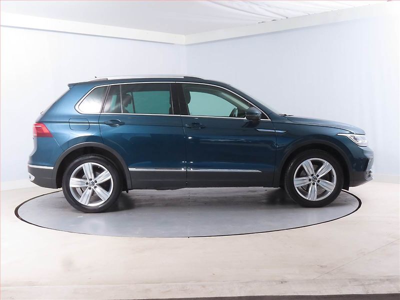 Volkswagen Tiguan (2021) 2.0 TDI - fotka 6 z 14