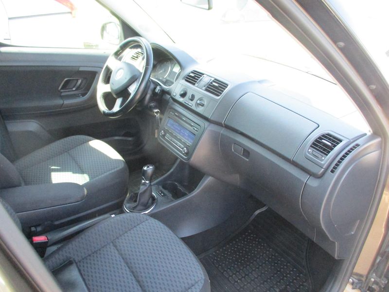 Škoda Roomster (2013) 1,2 TSi - fotka 5 z 11