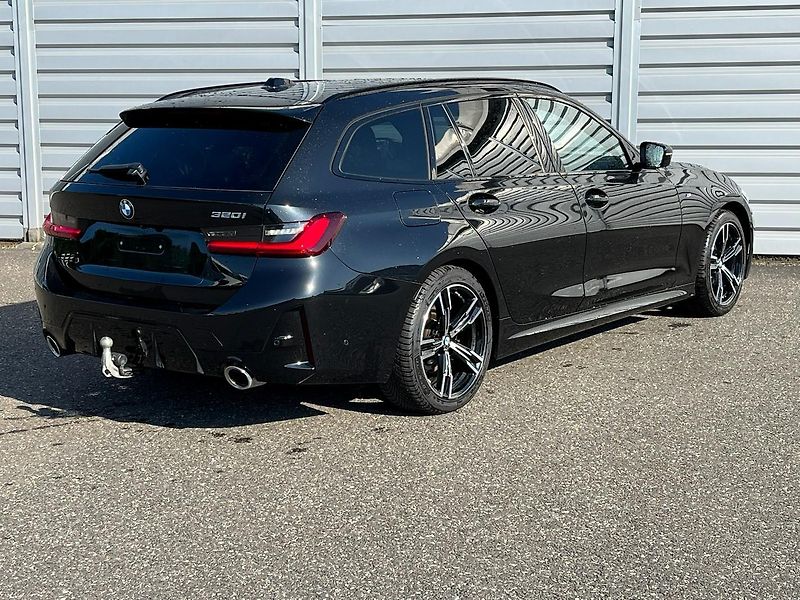 BMW Řada 3 320i M Sport Alcantara - fotka 2 z 9