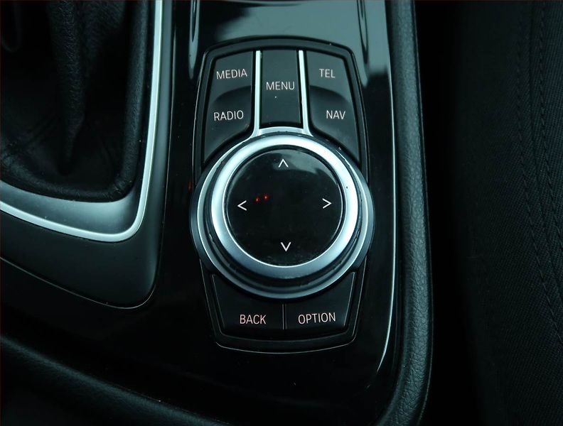 BMW Řada 2 (2017) 218d Active Tourer, Automat - fotka 17 z 23