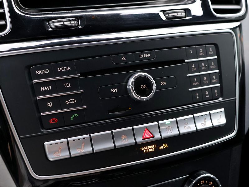 Mercedes-Benz GLE 3,0 350d 227kW AMG H&K LED CZ - fotka 33 z 48