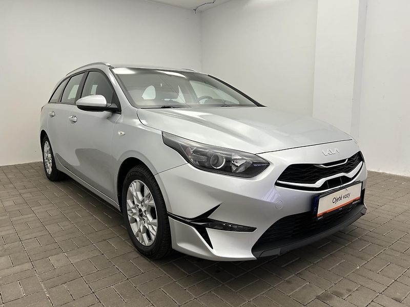 Kia Ceed 1.5 T-GDi  DCT SPIN - fotka 21 z 23