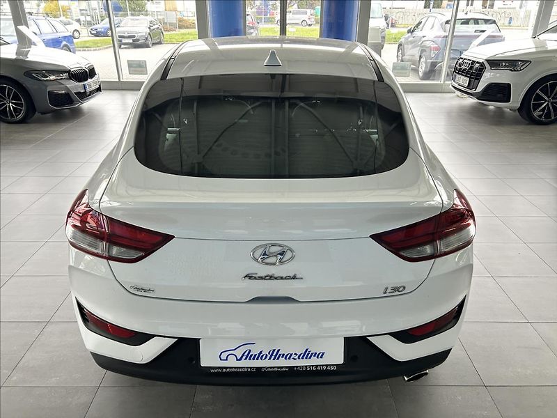 Hyundai i30 1,0   TGDI 88kW,FASTBACK,ČR,1. - fotka 5 z 22