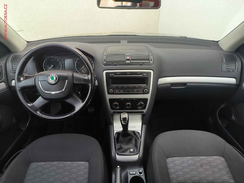 Škoda Octavia (2013) 1.6 TDI, ČR, servis.kniha, AC - fotka 8 z 16