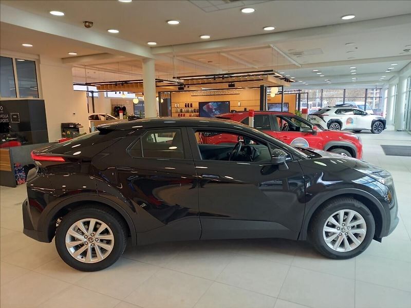 Toyota C-HR 1,8 Comfort Business - fotka 6 z 14