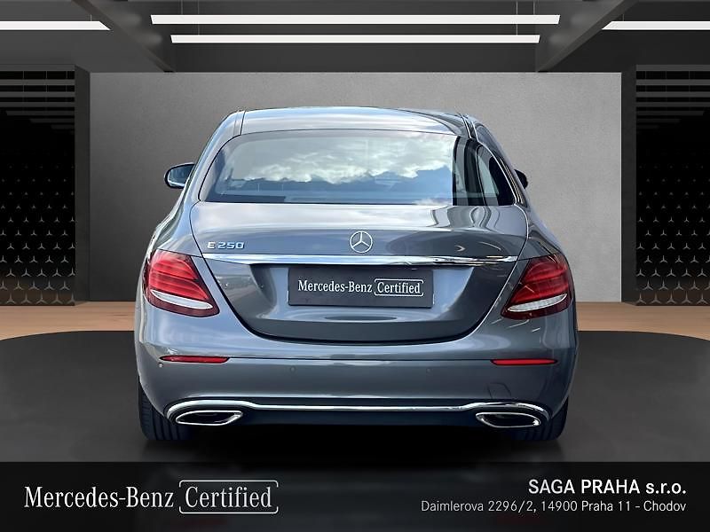 Mercedes-Benz Třídy E E-Třída 250 - fotka 5 z 23