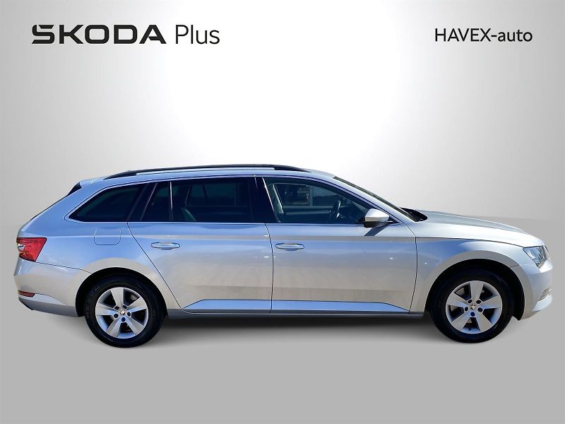 Škoda Superb (2017) Combi 2.0 TDI 4x4 Ambition - fotka 28 z 30