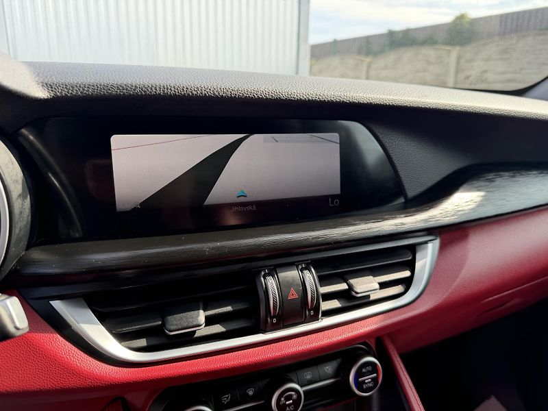 Alfa Romeo Stelvio 2.2JTDM Q4 4x4 210PS VELOCE 1A - fotka 165 z 167
