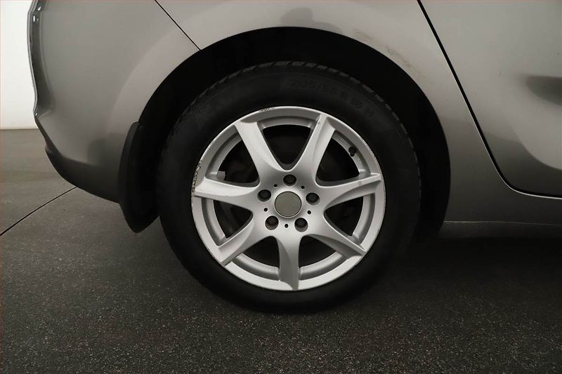 Kia Carens (2018) 1.7 CRDi, 7 míst, Navi - fotka 17 z 17