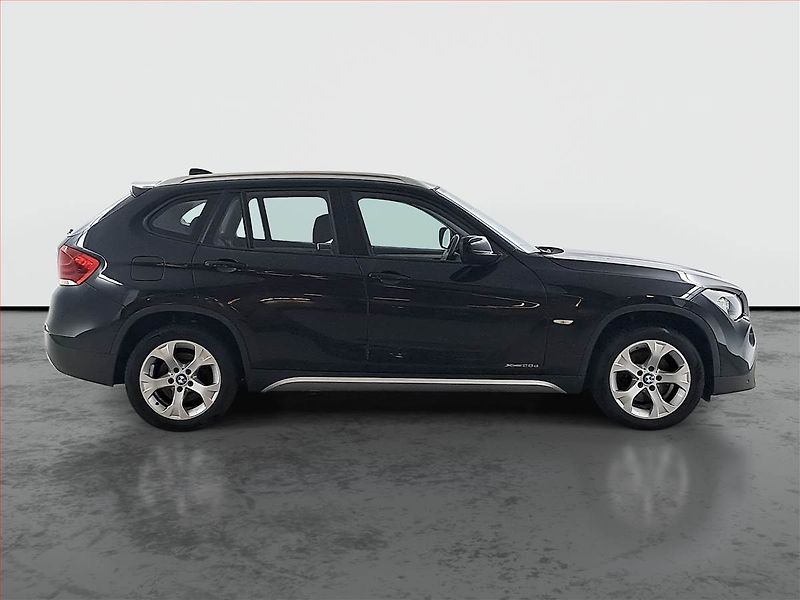 BMW X1 (2010) xDrive20d, 4X4, ČR,1.maj - fotka 6 z 15