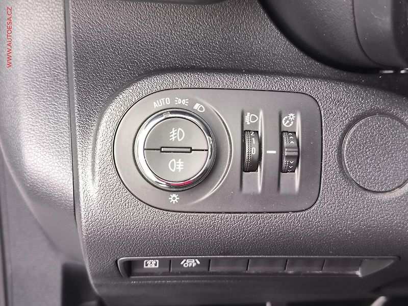 Opel Combo (2020) 1.5CDTi MAXi, LIFE, navi - fotka 19 z 22