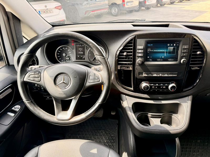 Mercedes-Benz Vito (2022) Mercedes Vito 124CDI XL Tourer - fotka 9 z 14