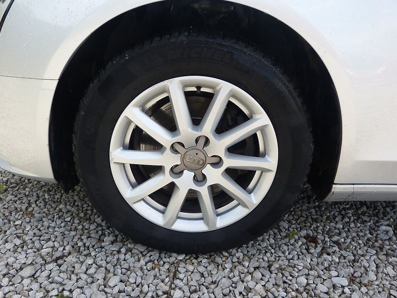 Audi A4 Avant 2.0 TDI - fotka 17 z 18