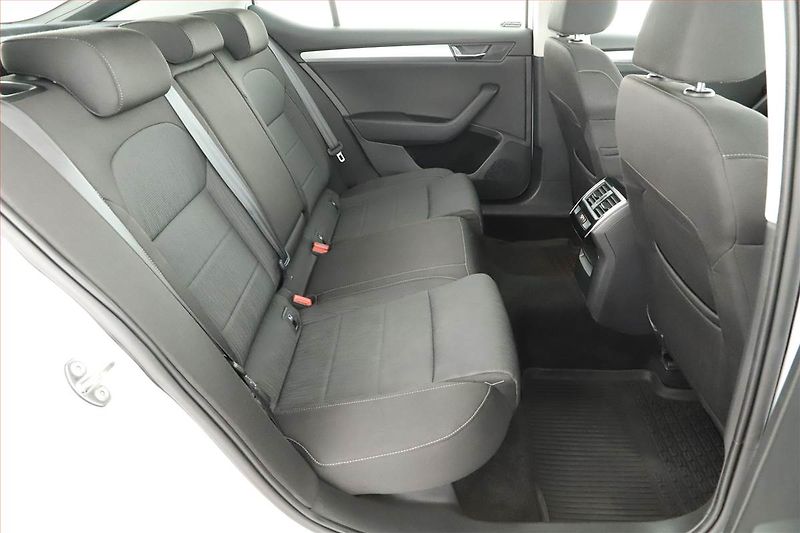 Škoda Superb (2019) Style 2.0 TDI, Automat, Navi - fotka 7 z 16