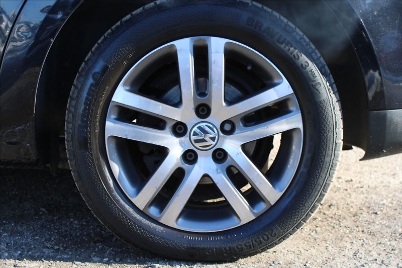 Volkswagen Touran 1,9 TDI  KLIMATIZACE,TEMPOMAT - fotka 20 z 29