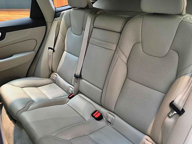 Volvo XC60 v Galerii Mánes.