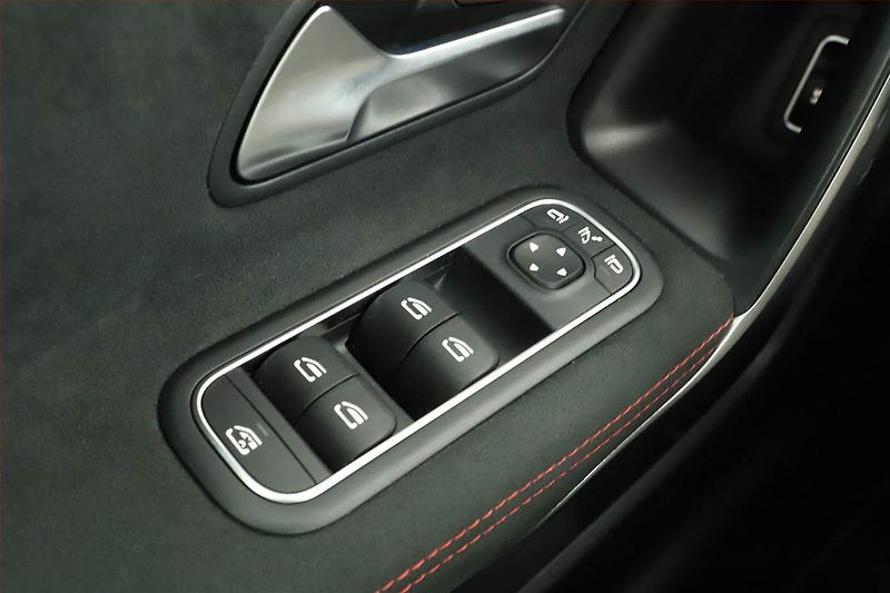 Mercedes-Benz CLA (2025) 200 - fotka 17 z 17