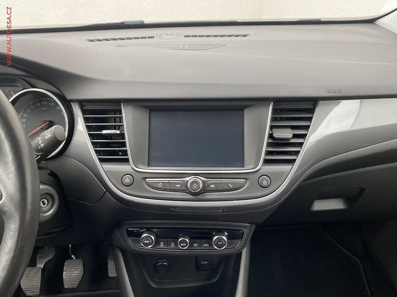 Opel Crossland (2023) 1.2 T, Elegance, LED, kamera - fotka 12 z 17