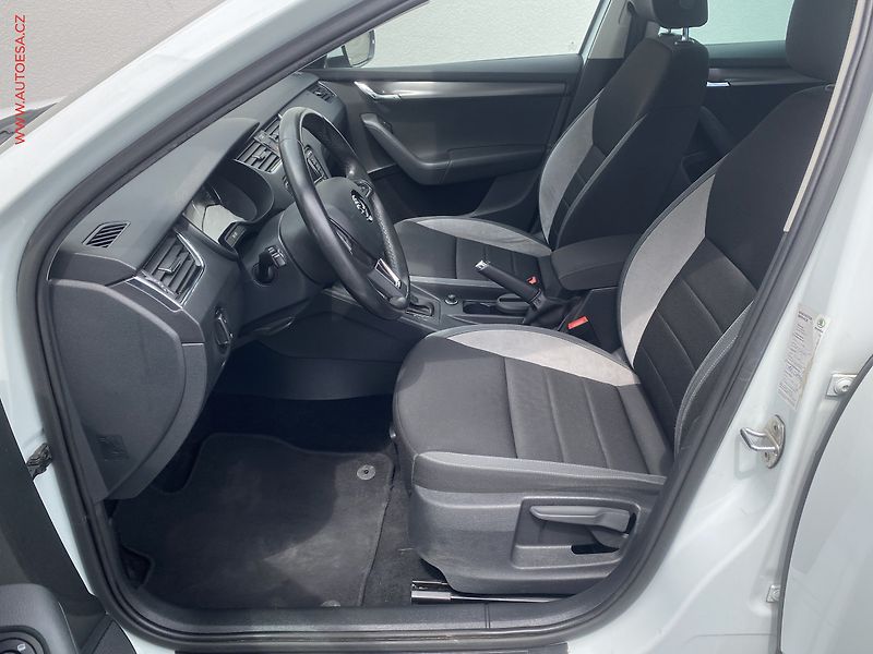 Škoda Octavia (2016) 1.4 TSi, Joy, DSG, panor - fotka 9 z 18
