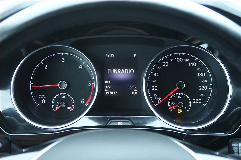 Volkswagen Touran (2019) 2.0 TDI, Automat, Navi - fotka 11 z 22