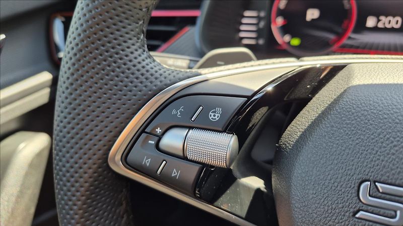 Škoda Kamiq 1,5 TSi 110 Kw DSG Monte Carlo - fotka 12 z 27