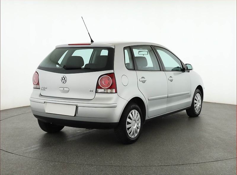 Volkswagen Polo (2006) 1.4 16V, nová STK, pěkný stav - fotka 5 z 11