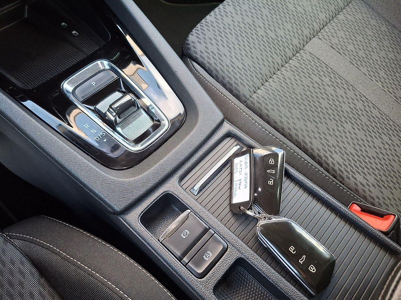 Škoda Octavia (2023) 1.0 E-TSI Business Plus ZÁRUKA - fotka 27 z 38