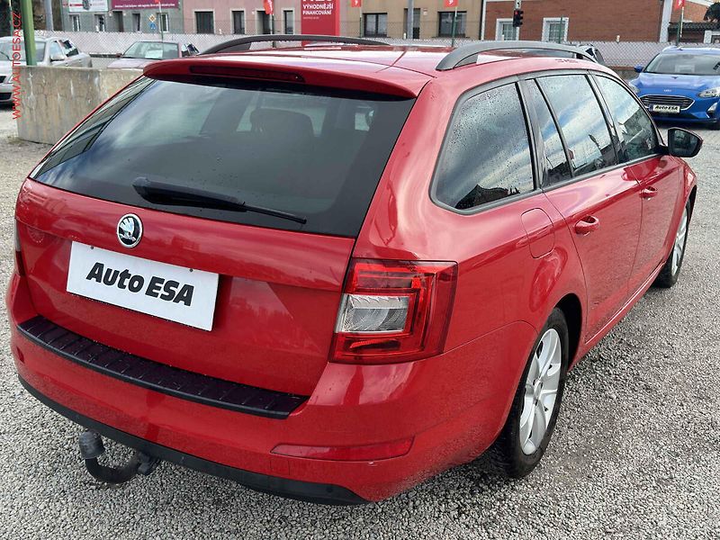 Škoda Octavia (2015) 1.6 TDi, Ambition, AC, park - fotka 4 z 23