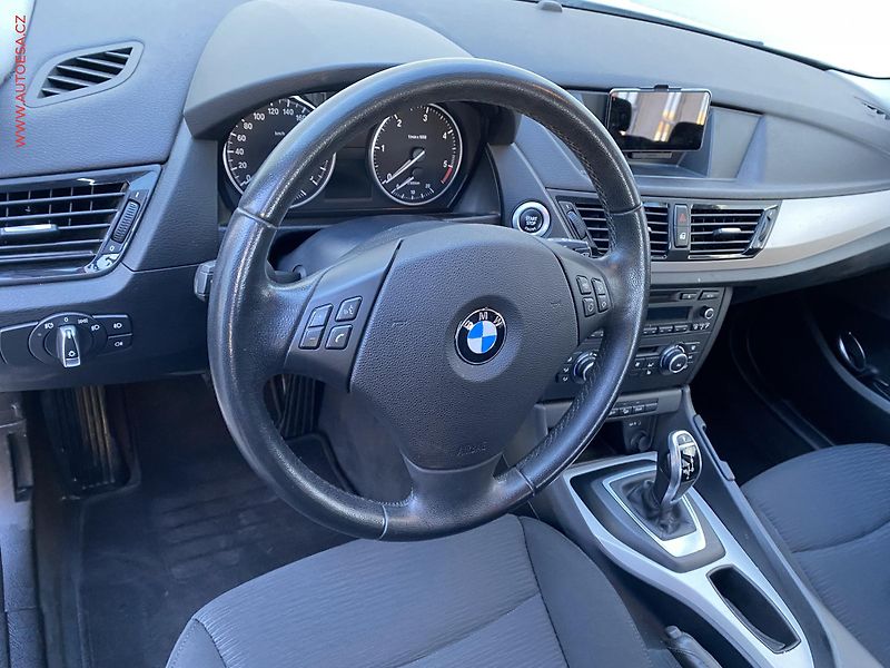 BMW X1 (2013) 2.0d xDrive18d, ČR, AT, park - fotka 12 z 15