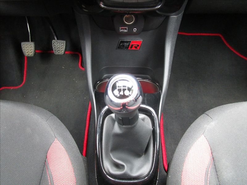 Toyota Aygo 1.0VVT-i, aut. KLIMA - fotka 10 z 37
