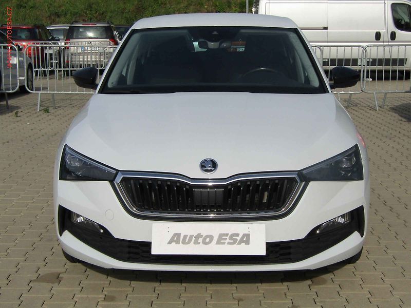 Škoda Scala (2019) 1.5 TSi, ČR, navi, LED - fotka 2 z 15