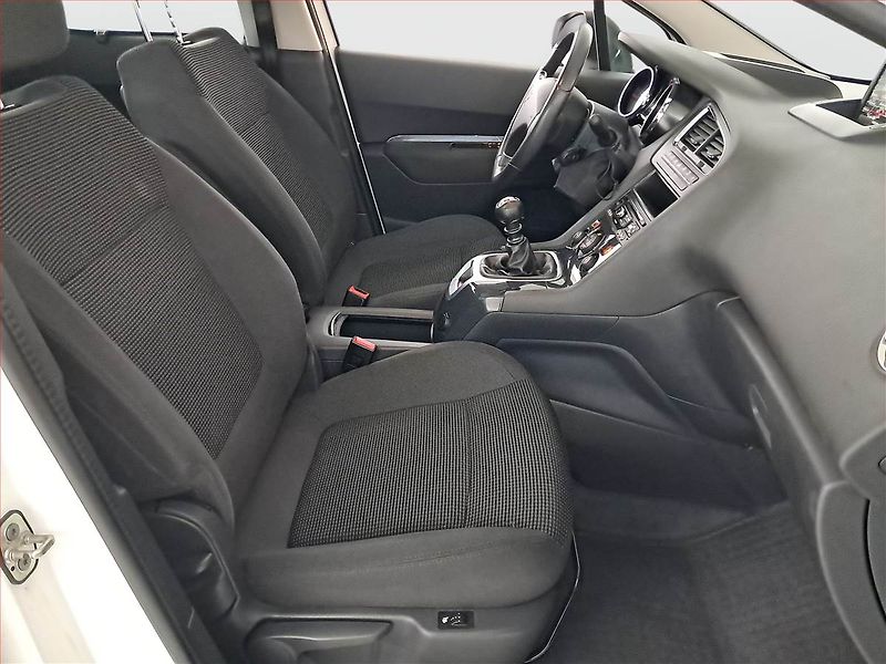 Peugeot 5008 (2016) 2.0 BlueHDi, ČR,1.maj, Navi - fotka 9 z 21
