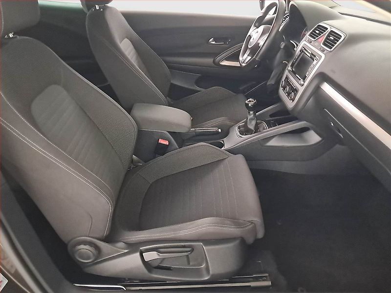 Volkswagen Scirocco (2011) 1.4 TSI, Tempomat - fotka 9 z 19