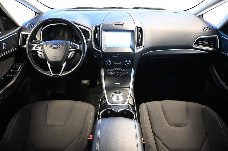 Ford S-MAX (2022) 2.0 140 KW LED ACC Tažné Kamer - fotka 12 z 36