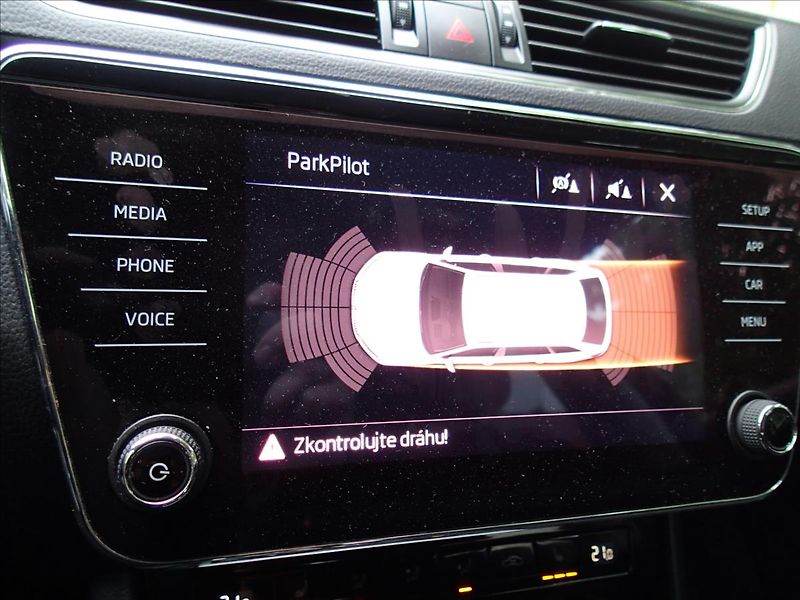 Škoda Superb 2,0 TDi, DSG, 4x4 , Tažné - fotka 26 z 48