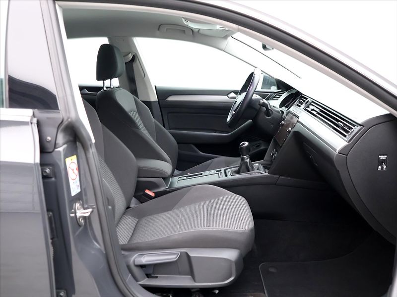 Volkswagen Arteon 2,0 TDI 110kW DPH - fotka 12 z 37