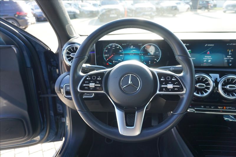 Mercedes-Benz Třídy A 1,3 A 180 sedan,CZ původ,1.maj - fotka 11 z 15