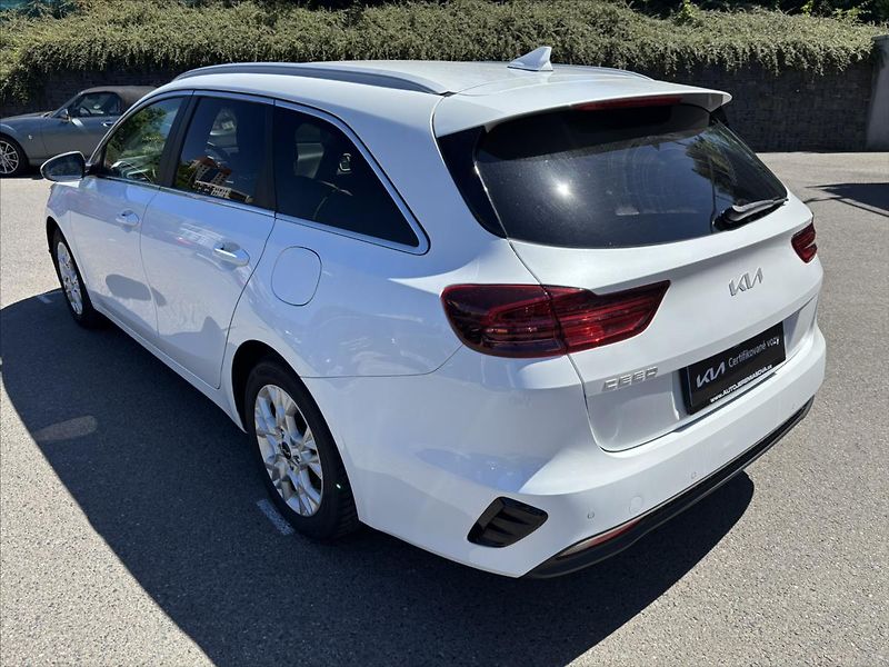 Kia Ceed 1,5 TGDi 118kW AT TOP KAMERA - fotka 3 z 43