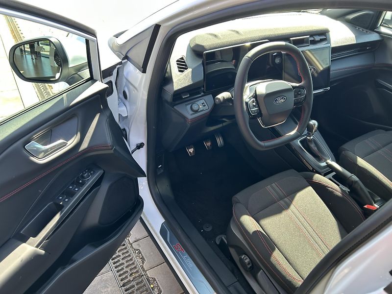 Ford Puma 1.0 Hybrid (mHEV) 92kW ST-Line - fotka 13 z 33