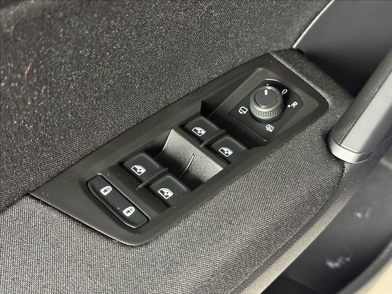 Volkswagen Touran 2,0 TDi  DSG Comfortline Tažné - fotka 19 z 43