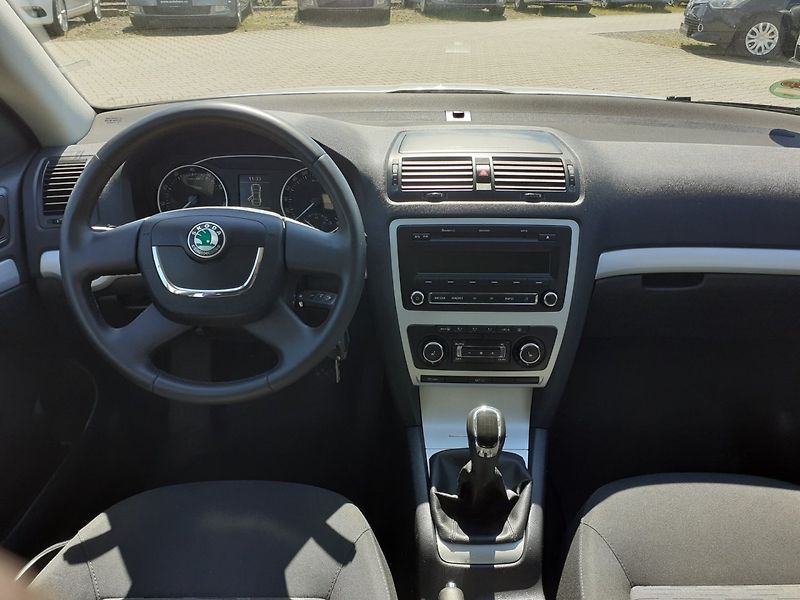 Škoda Octavia (2011) 1.4 TSi AMBIENTE - fotka 7 z 35