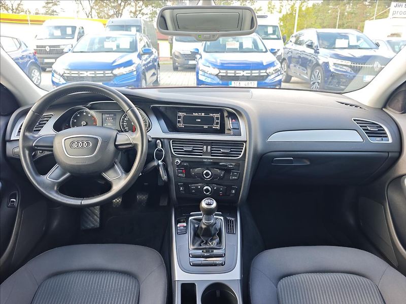 Audi A4 1,8 TFSI 125kW  Edition - fotka 15 z 21