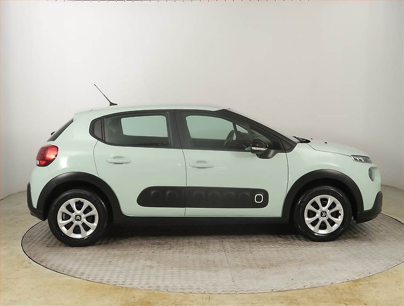 Citroën C3 (2018) 1.2 PureTech, ČR,1.maj - fotka 6 z 17