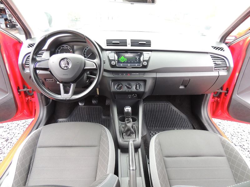 Škoda Fabia (2020) 1.0MPi,44kw,Amb,ČR,1.maj.TZ - fotka 12 z 40