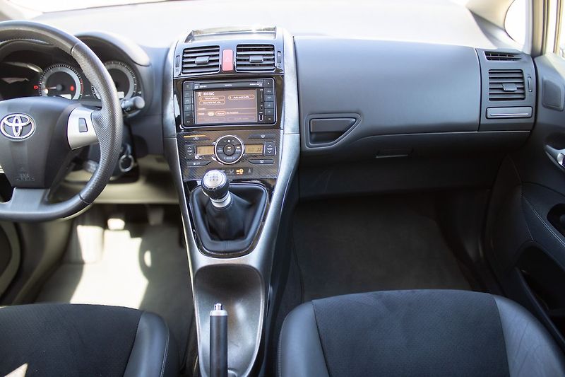 Toyota Auris BEMANI, servisované - fotka 14 z 38