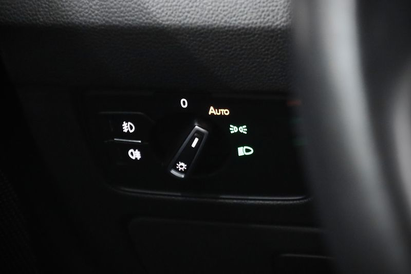 Volkswagen Passat B8 Facelift 1.5 TSI 110 kW DSG - fotka 27 z 36