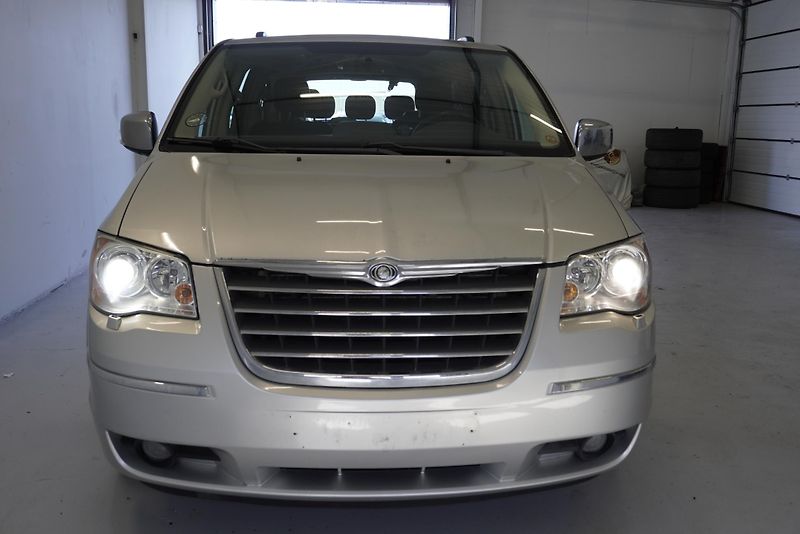 Chrysler Grand Voyager 3,8I LIMITED AUT. - fotka 2 z 30