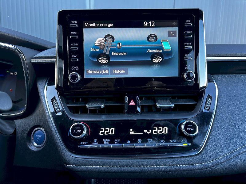 Toyota Corolla (2021) Touring 2.0 Hybrid 112kW e-CVT - fotka 15 z 29