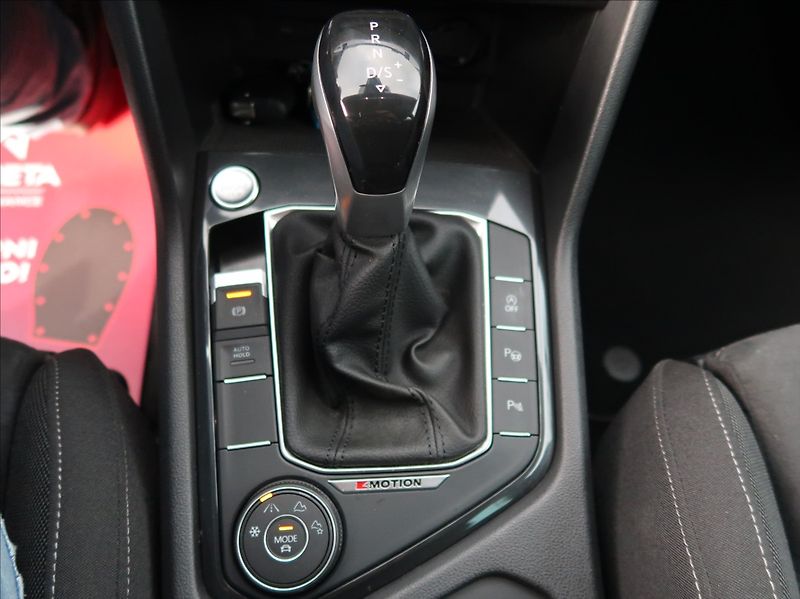 Volkswagen Tiguan 2,0 TDi,110kW,Elegance,ČR,4x4 - fotka 17 z 28