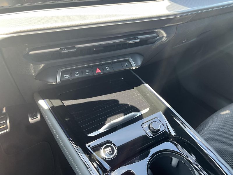 Audi Q3 SB 2.0TDI 110 KW 7DSG - fotka 17 z 26